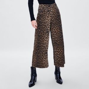 Zara Leopard Cropped Jeans